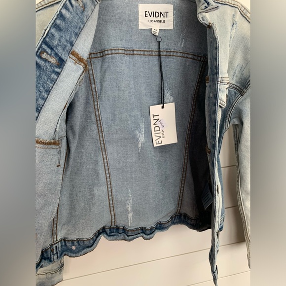Evidnt Denim Distressed Jean Jacket with Collar NWT Size XS - Picture 3 of 12